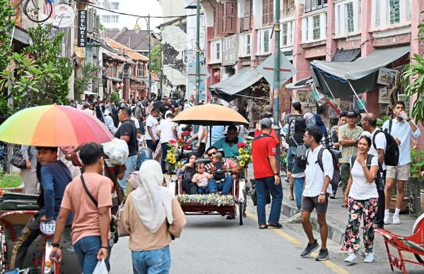 到处都是旅游景点的喧嚣 