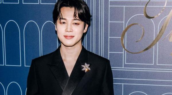 防弹少年团的Jimin成为10年来首位连续4周登上公告牌百强单曲榜的韩国流行歌手 